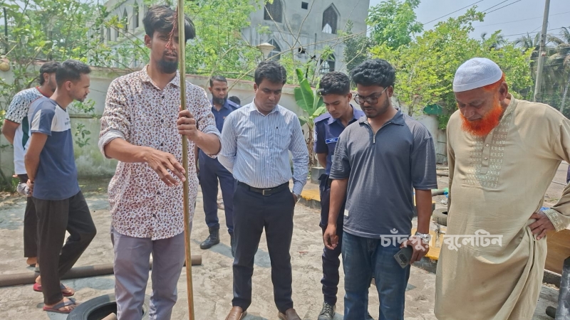 বেশি দামে তেল বিক্রির দায়ে চাঁদপুরে ৩ প্রতিষ্ঠানকে জরিমানা